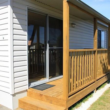 Bay View Holiday Village East Devonport エクステリア 写真