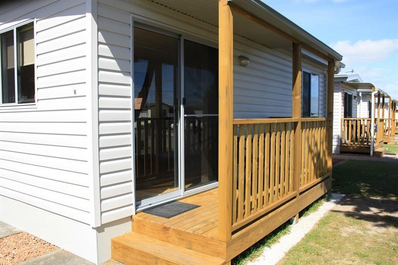 Bay View Holiday Village East Devonport エクステリア 写真